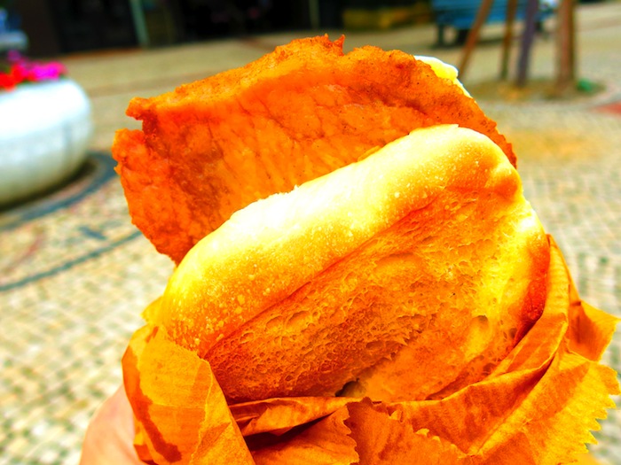 Tai Lei Loi Kei Pork Chop Bun in Macau