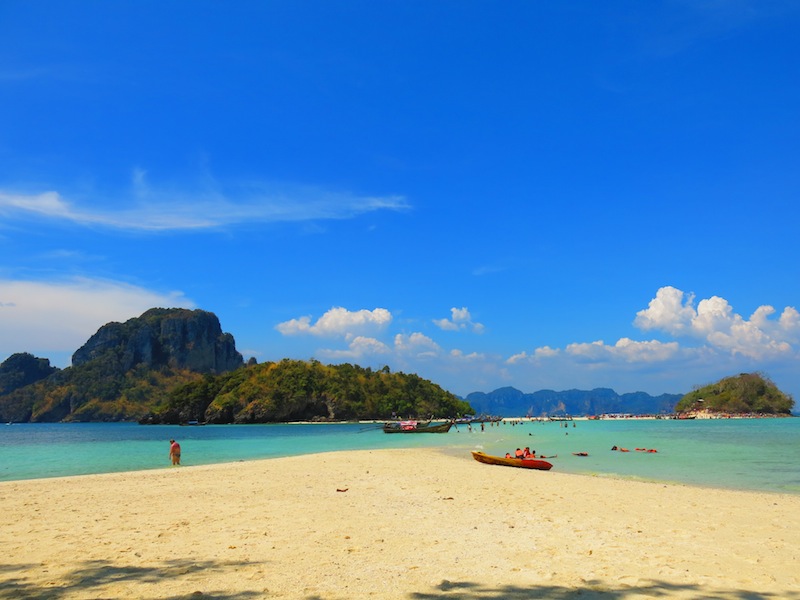 Sand Bridge between Chicken Island (Koh Kai) and Koh Mor Island / Koh Tub Island in Krabi