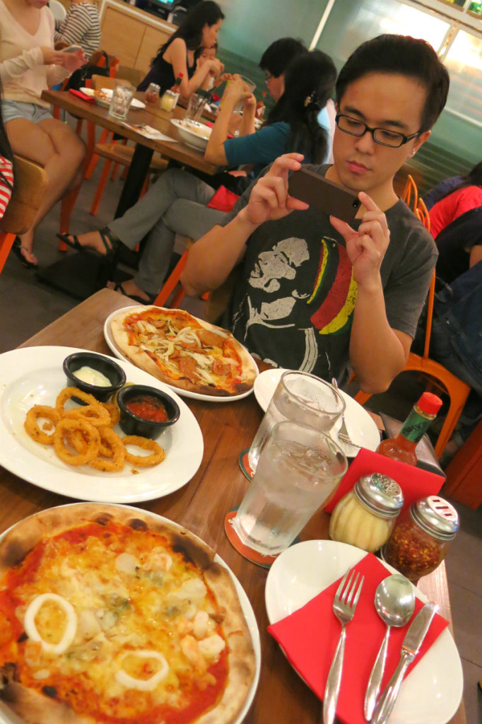 Delicious Pizzas and Pastas at Peperoni Pizzeria Suntec Branch