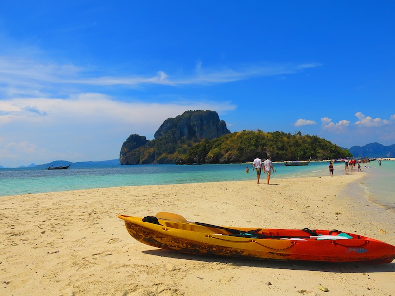 Sand Bridge between Chicken Island and Mor Island/ Tub Island in Krabi