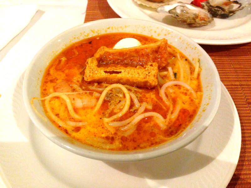 Town Restaurant Fullerton Hotel Laksa