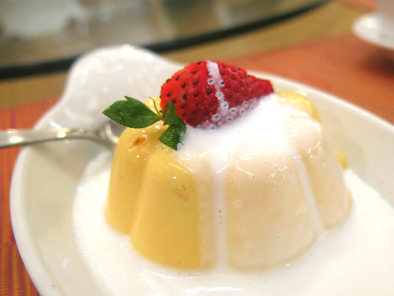 Resort Seafood Mango Pudding