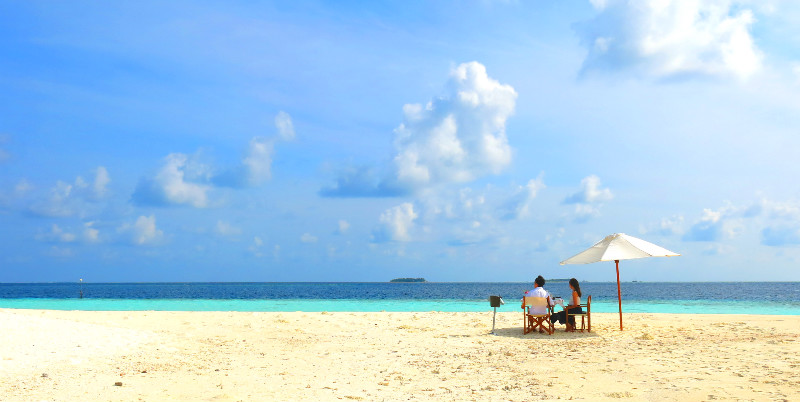 Baros Maldives Sandbank Dining