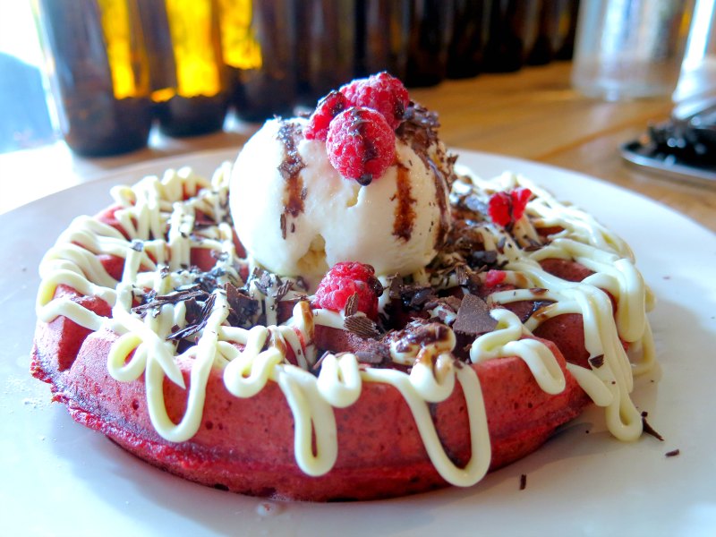 Stateland Cafe Red Velvet Waffle