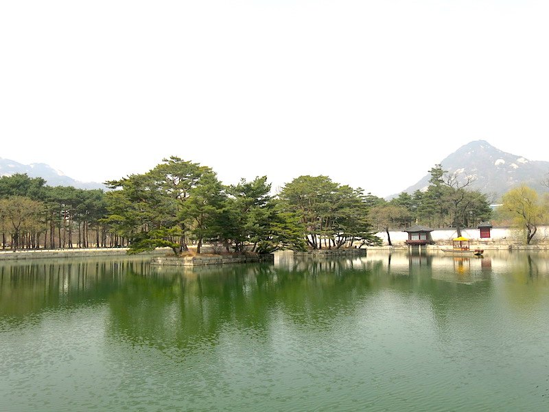 Gyeongbokgung Palace Lake