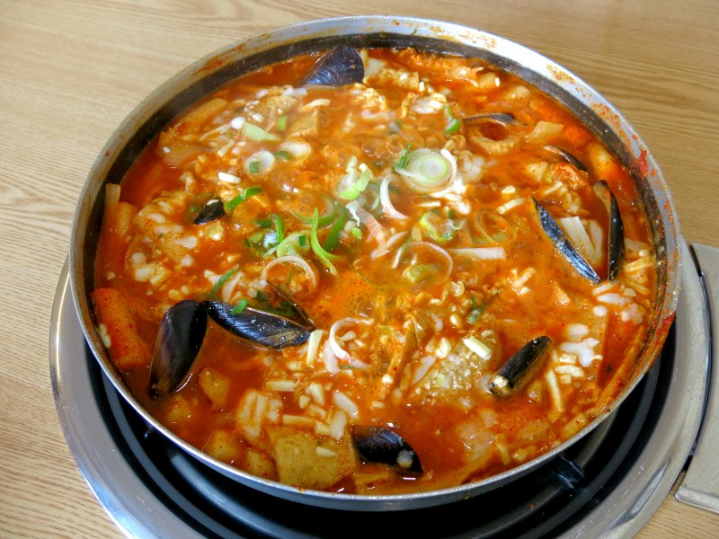 Mukshidonna Seafood and Cheese Stew