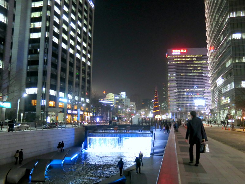 Cheonggyecheong Stream near Cheonggye Plaza