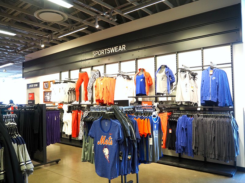 woodbury commons nike store