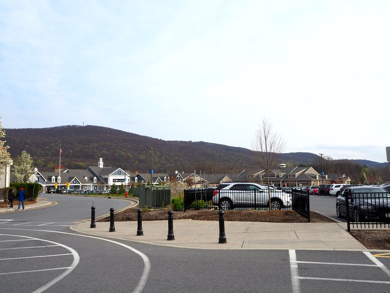 Woodbury Common Premium Outlets Review! EatandTravelWithUs